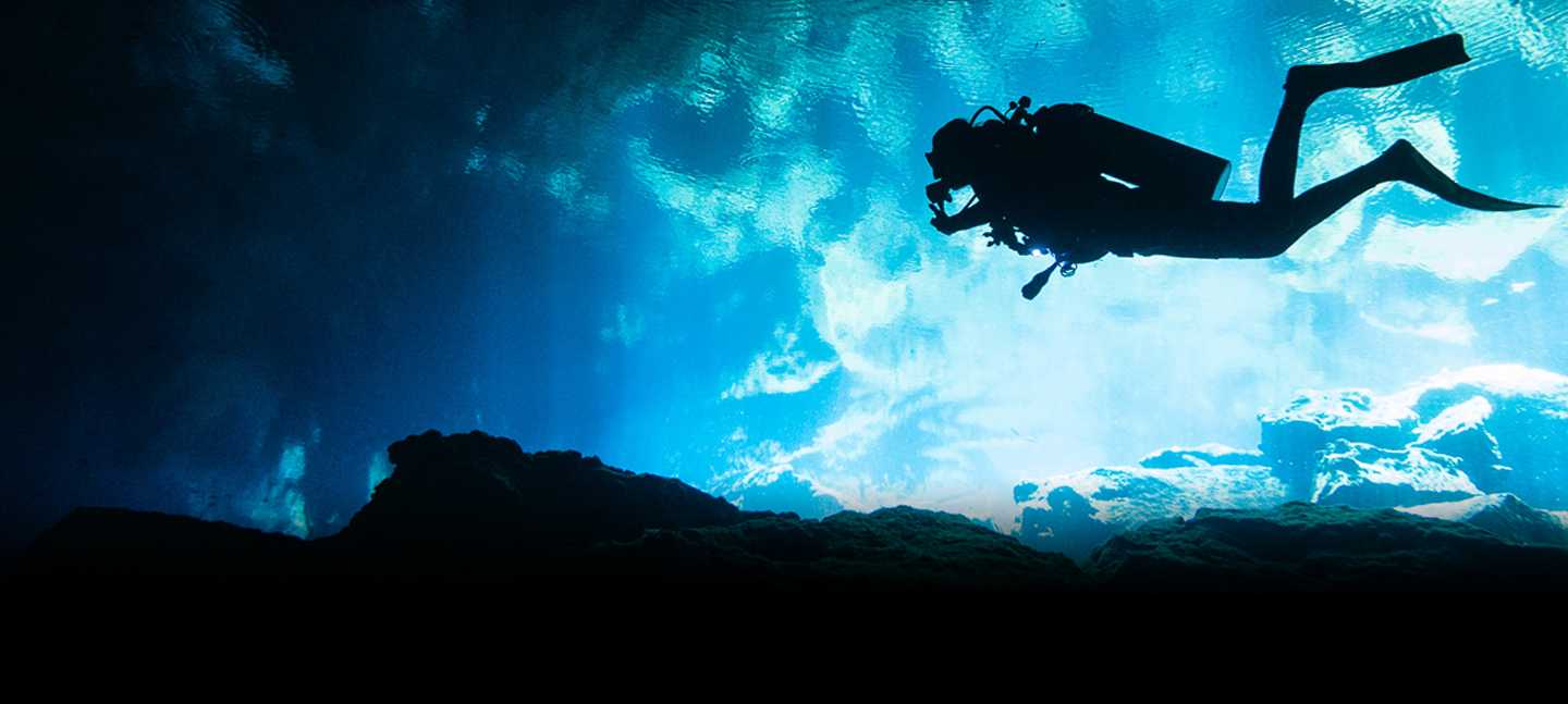 Scuba rescue diver working in Los Angeles